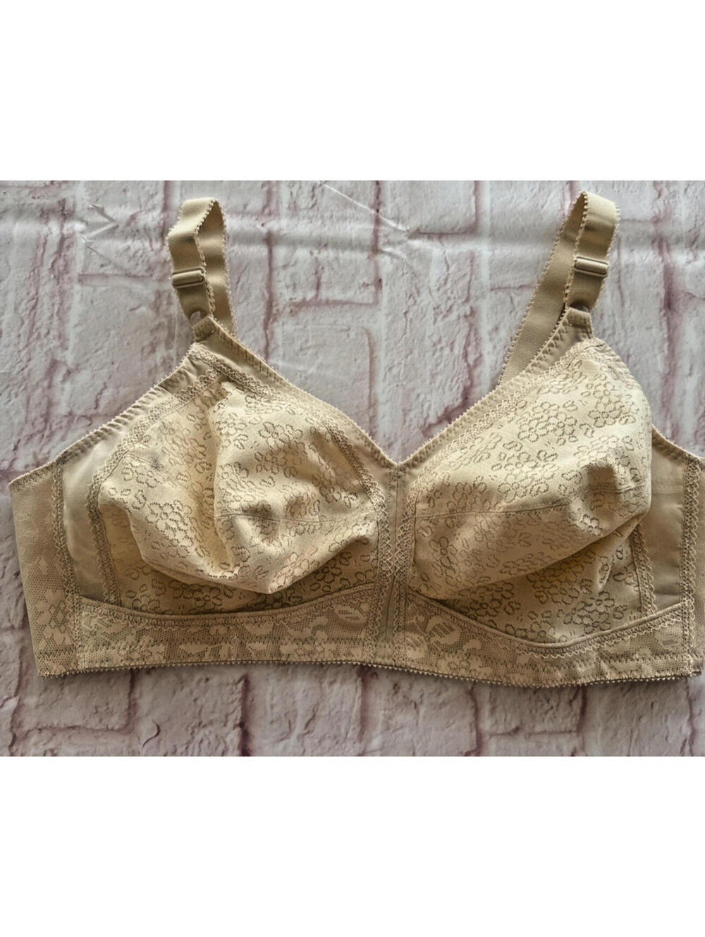 NWOT Playtex Beige Bra 46C